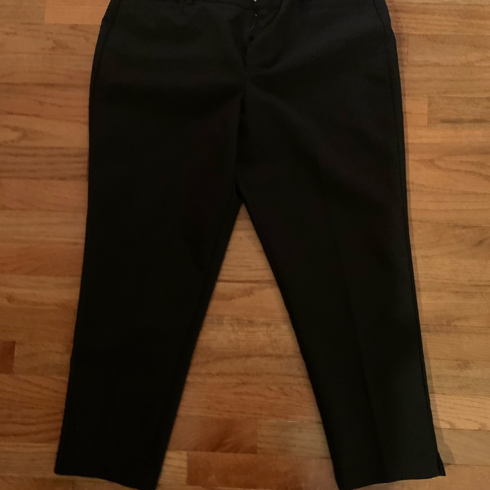 NWOT - Offers Accepted! Roz&Ali ankle pants. Black